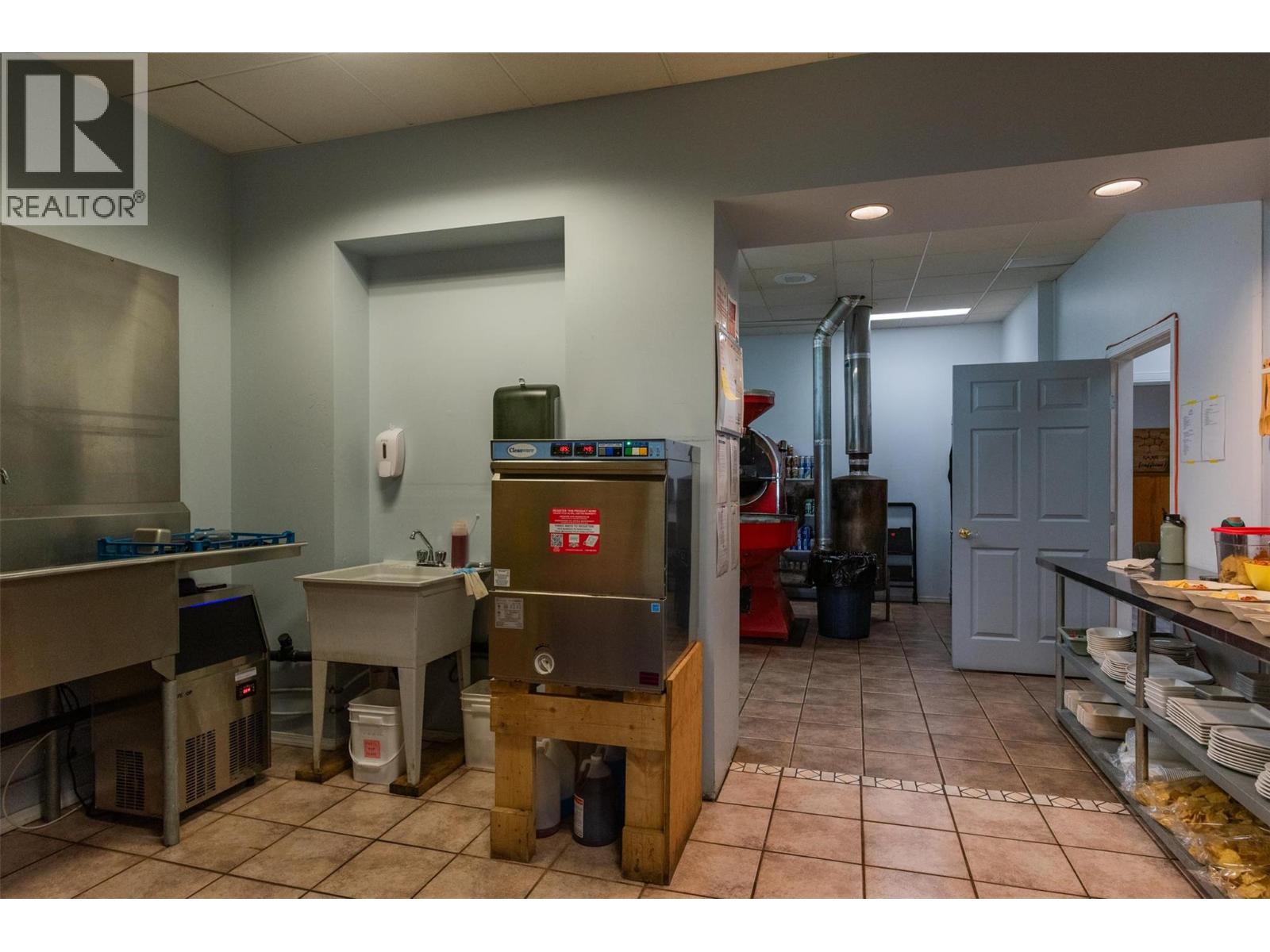 1369 Cedar Avenue, Trail