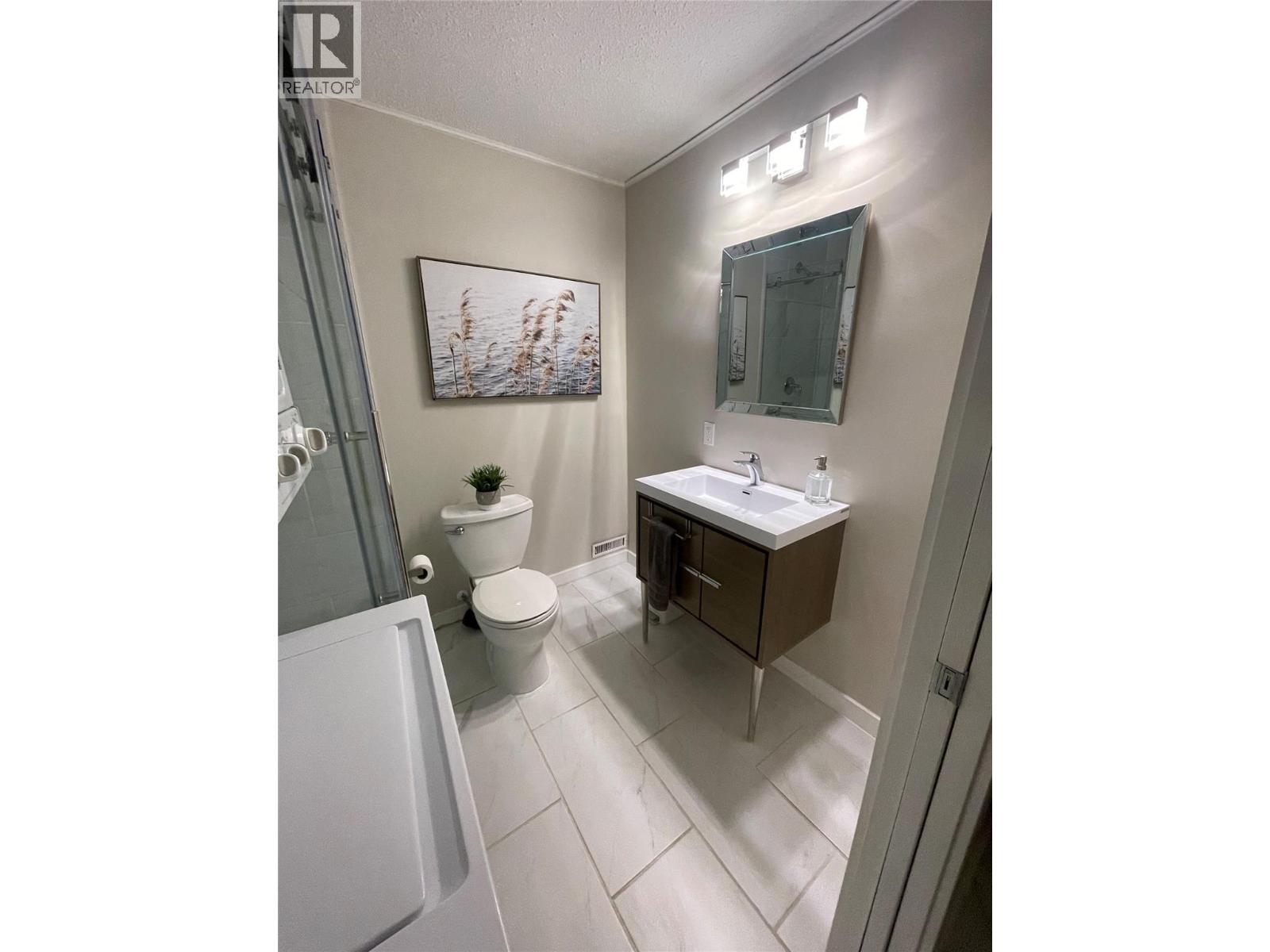  1988 Abel Street, West Kelowna