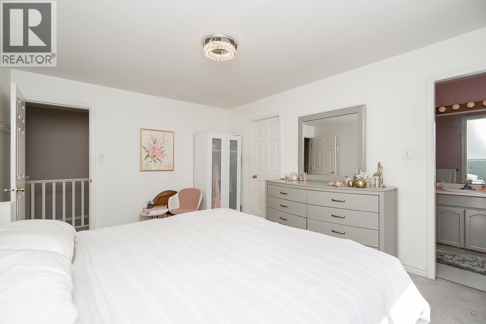 1932 JACANA AVENUE, Port Coquitlam