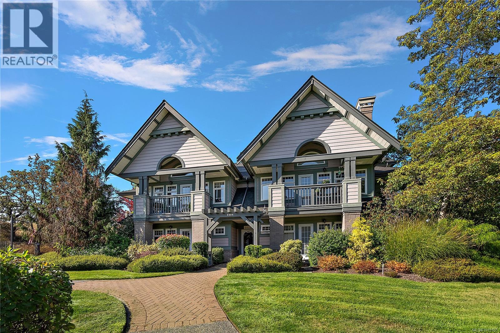 349 4484 Chatterton Way, Saanich