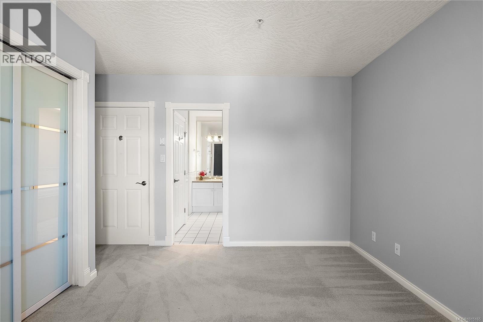 349 4484 Chatterton Way, Saanich