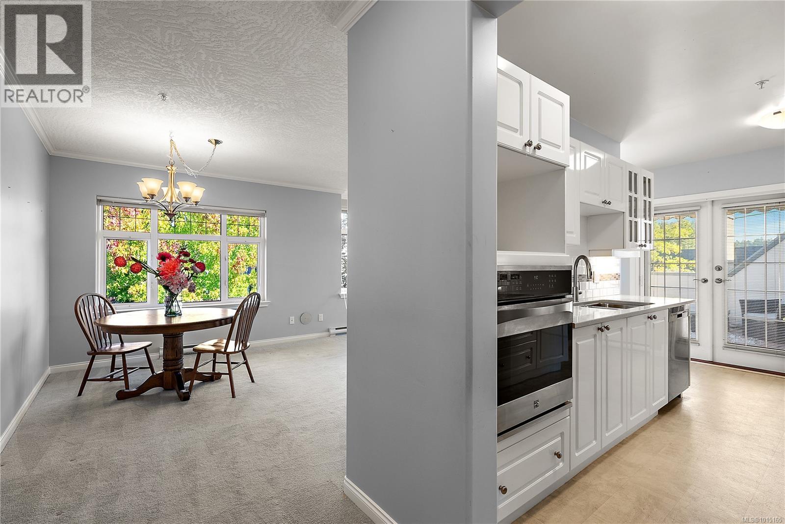349 4484 Chatterton Way, Saanich
