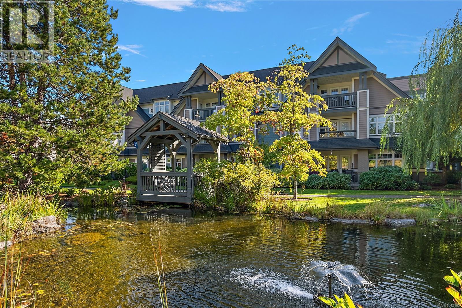 349 4484 Chatterton Way, Saanich