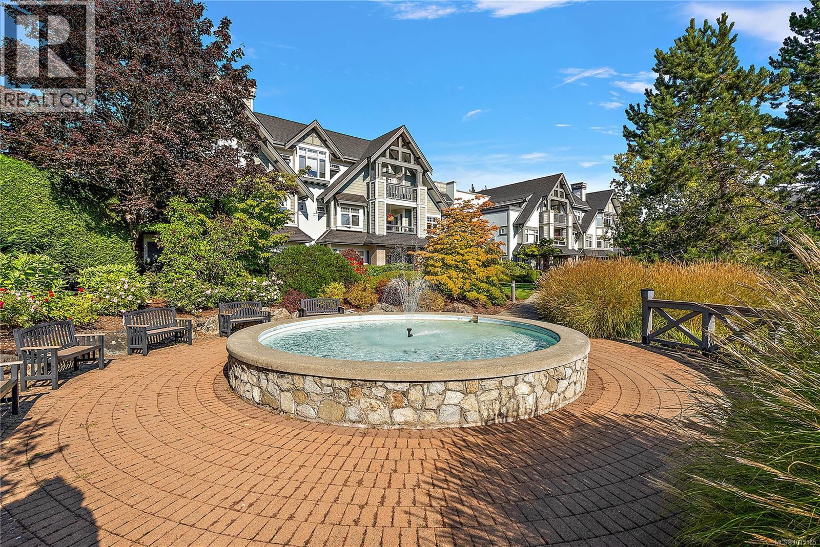 349 4484 Chatterton Way, Saanich
