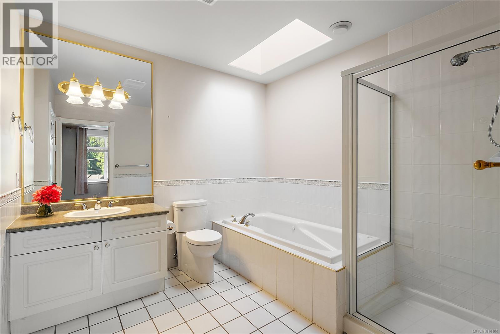 349 4484 Chatterton Way, Saanich