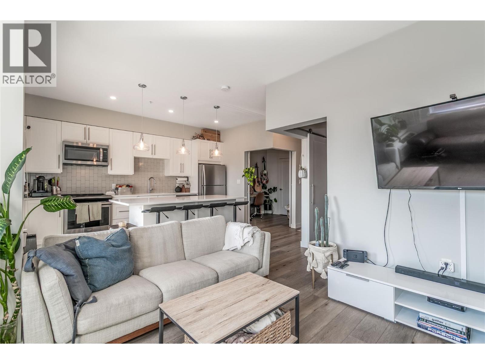 403 3630 Mission Springs Drive, Kelowna
