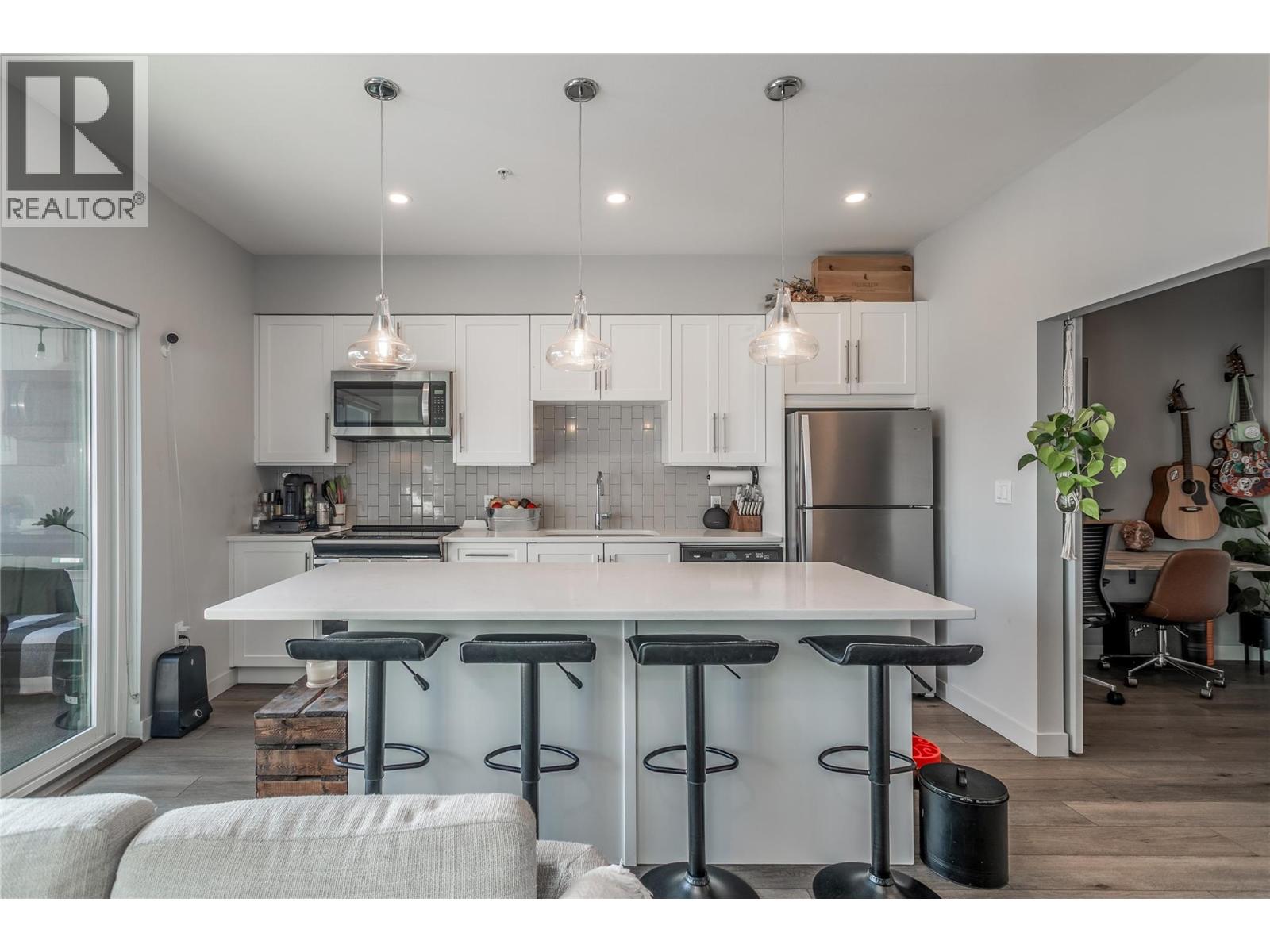 403 3630 Mission Springs Drive, Kelowna