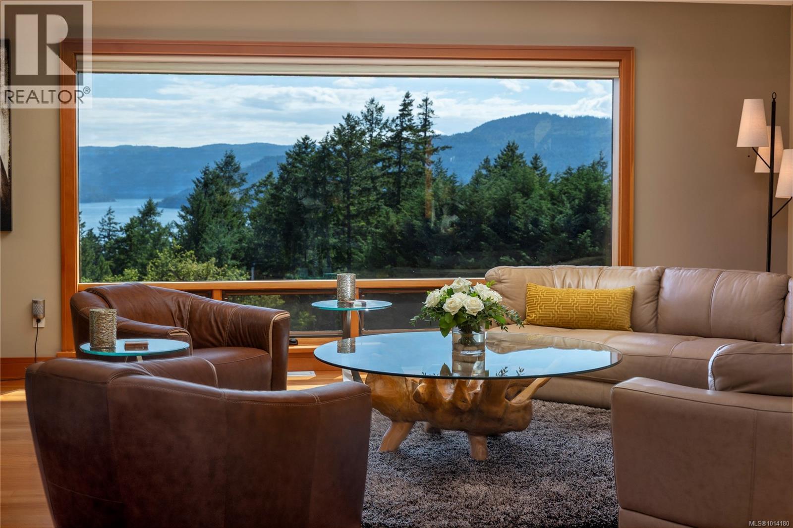 8100 Woodwyn Terr, Central Saanich
