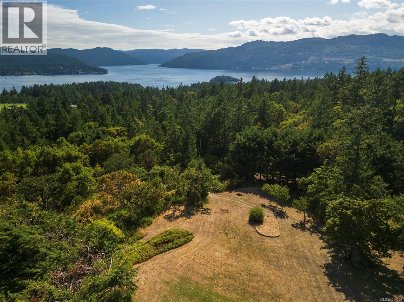 8100 Woodwyn Terr, Central Saanich