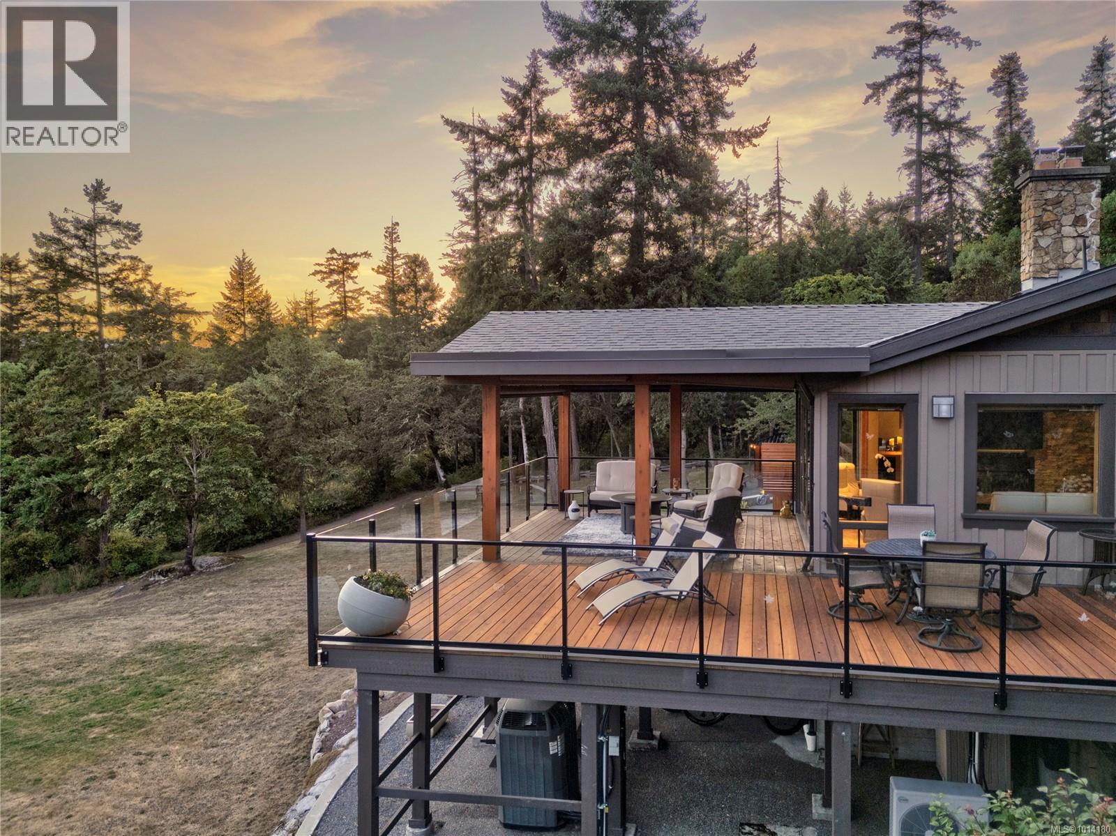 8100 Woodwyn Terr, Central Saanich