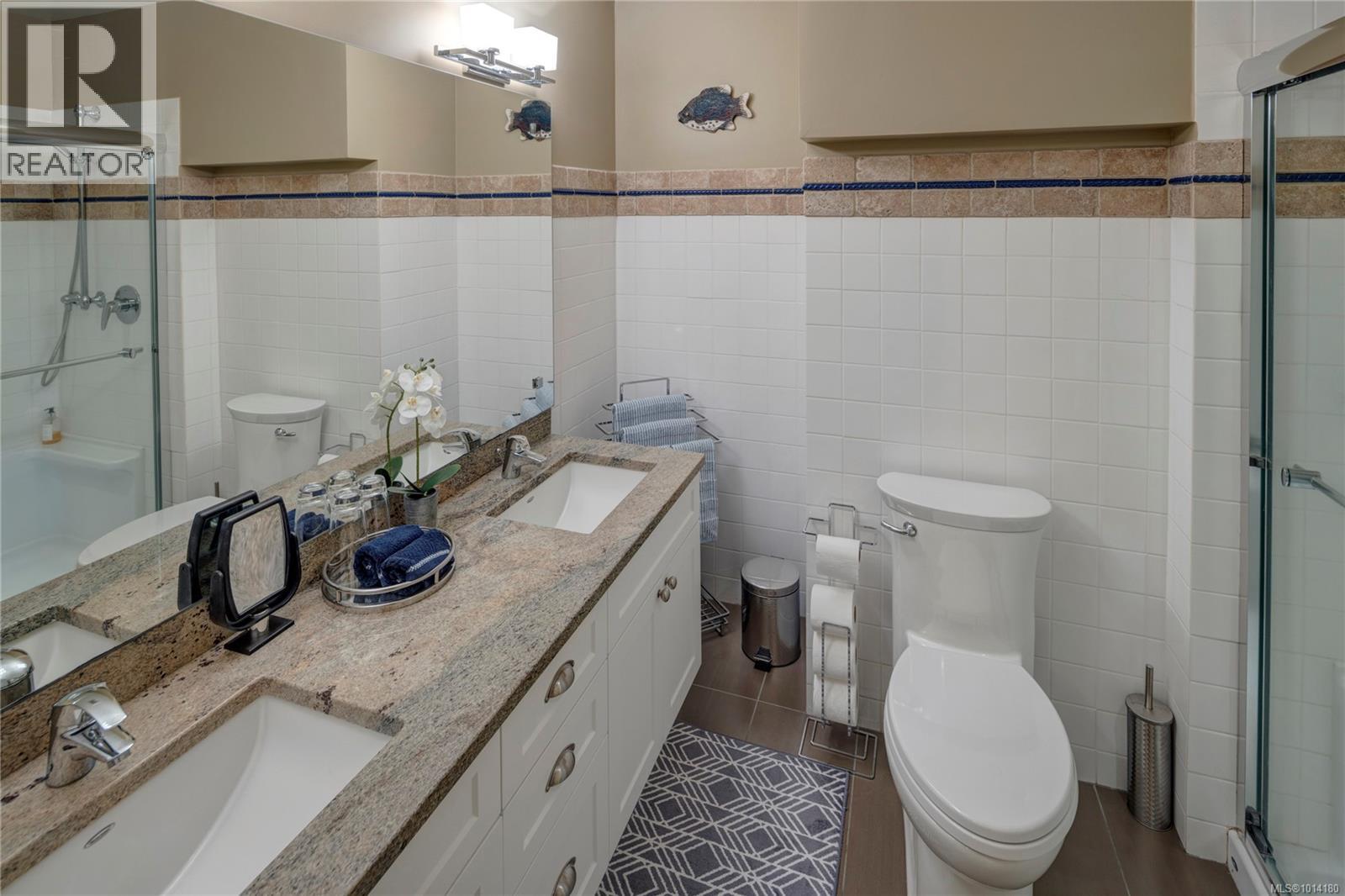 8100 Woodwyn Terr, Central Saanich