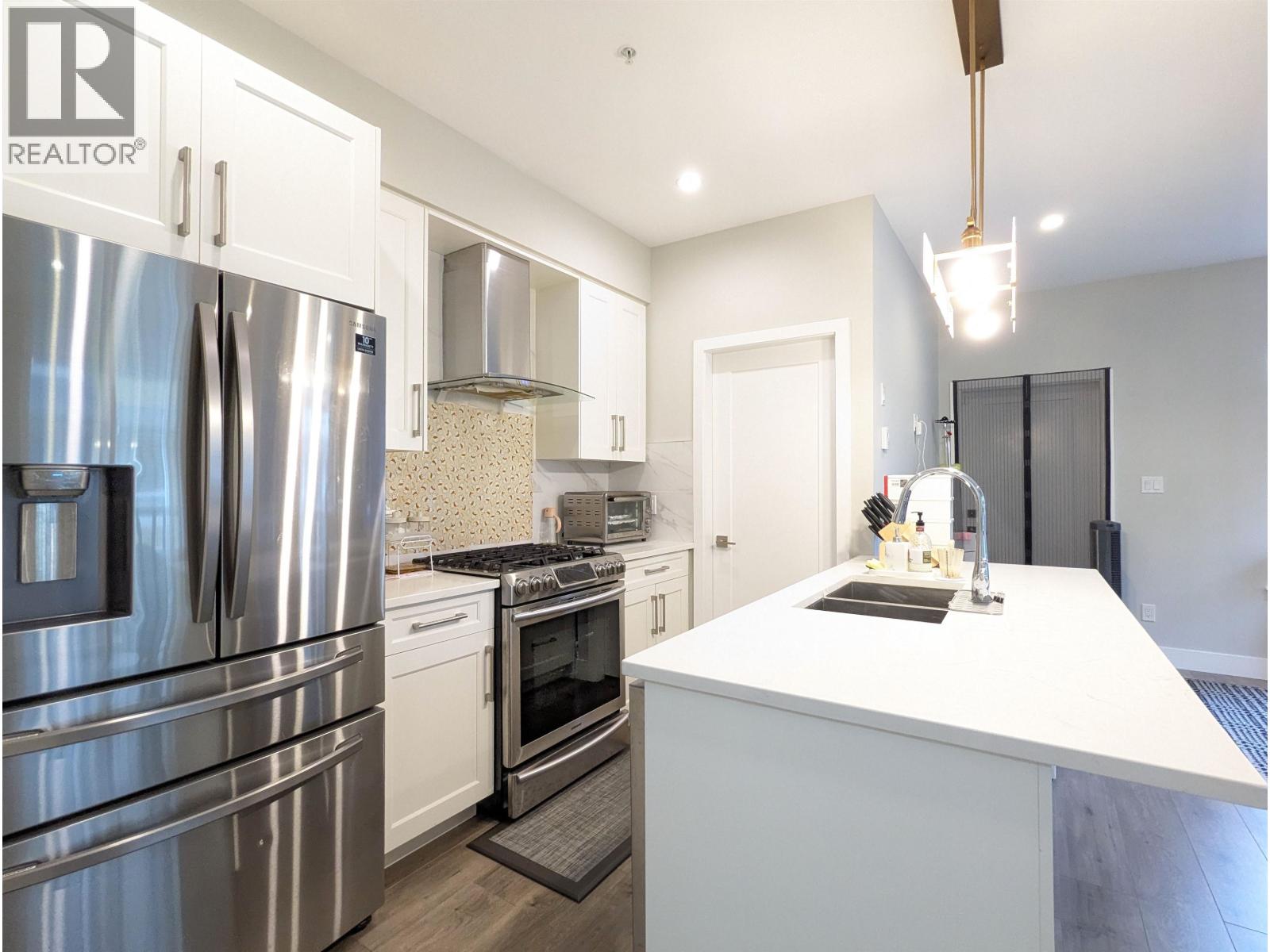 52 430 DUNCAN STREET, New Westminster