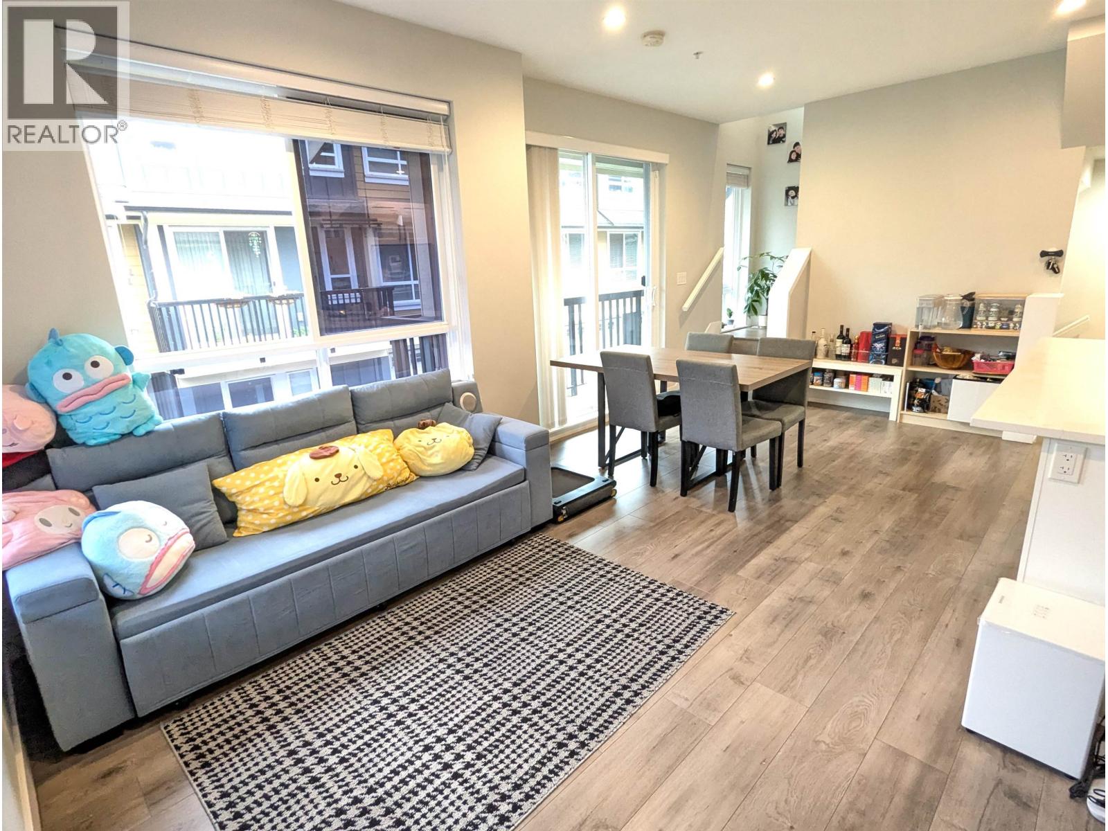 52 430 DUNCAN STREET, New Westminster