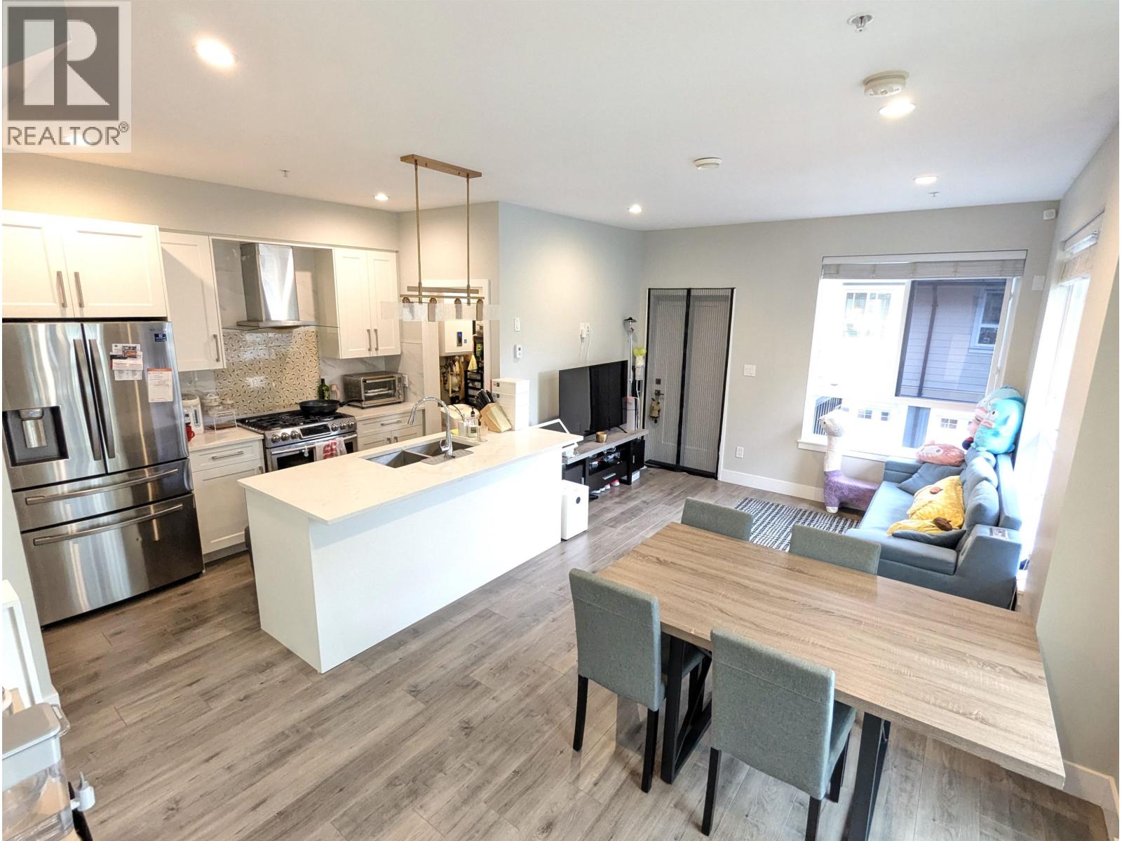 52 430 DUNCAN STREET, New Westminster