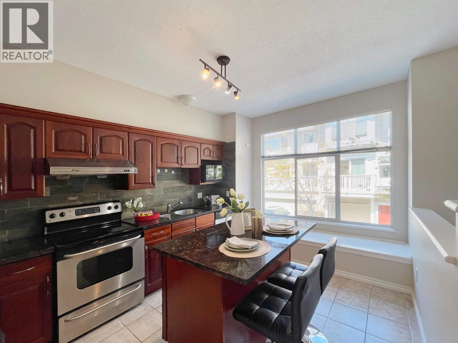 #78-6588 BARNARD Drive, Richmond