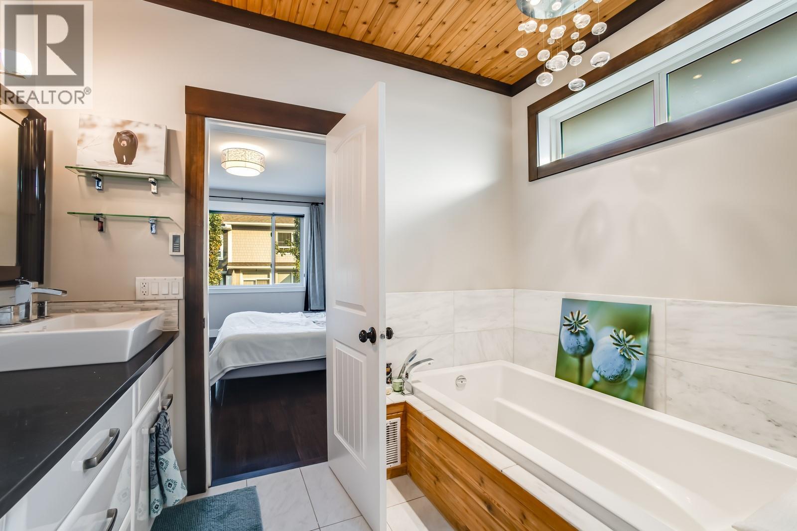  13093 Shoreline Drive, Lake Country