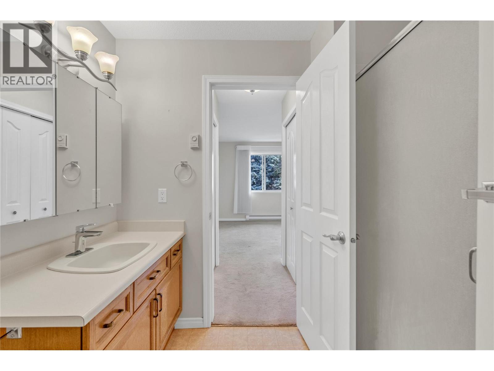 8404 Jubliee Road E Unit# 207, Summerland