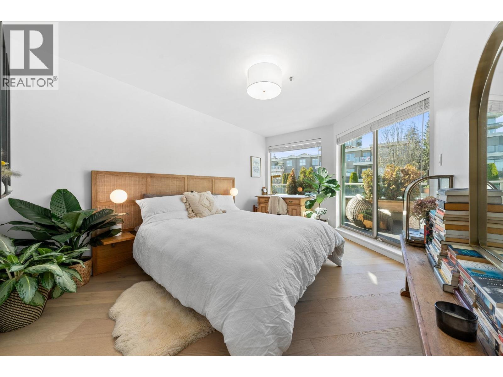 204 565 17TH STREET, West Vancouver