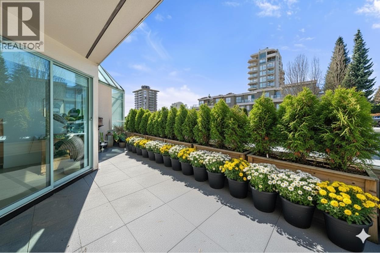 204 565 17TH STREET, West Vancouver