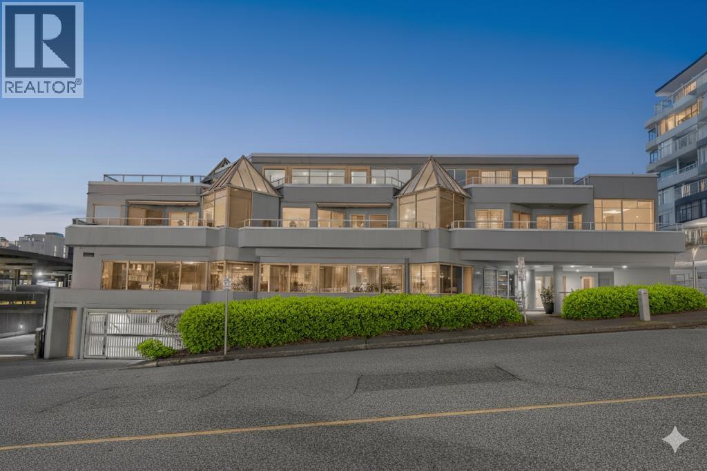 204 565 17TH STREET, West Vancouver