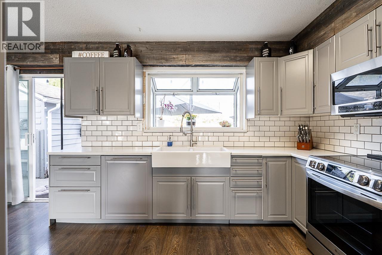 5243 MAPLE Crescent, Delta