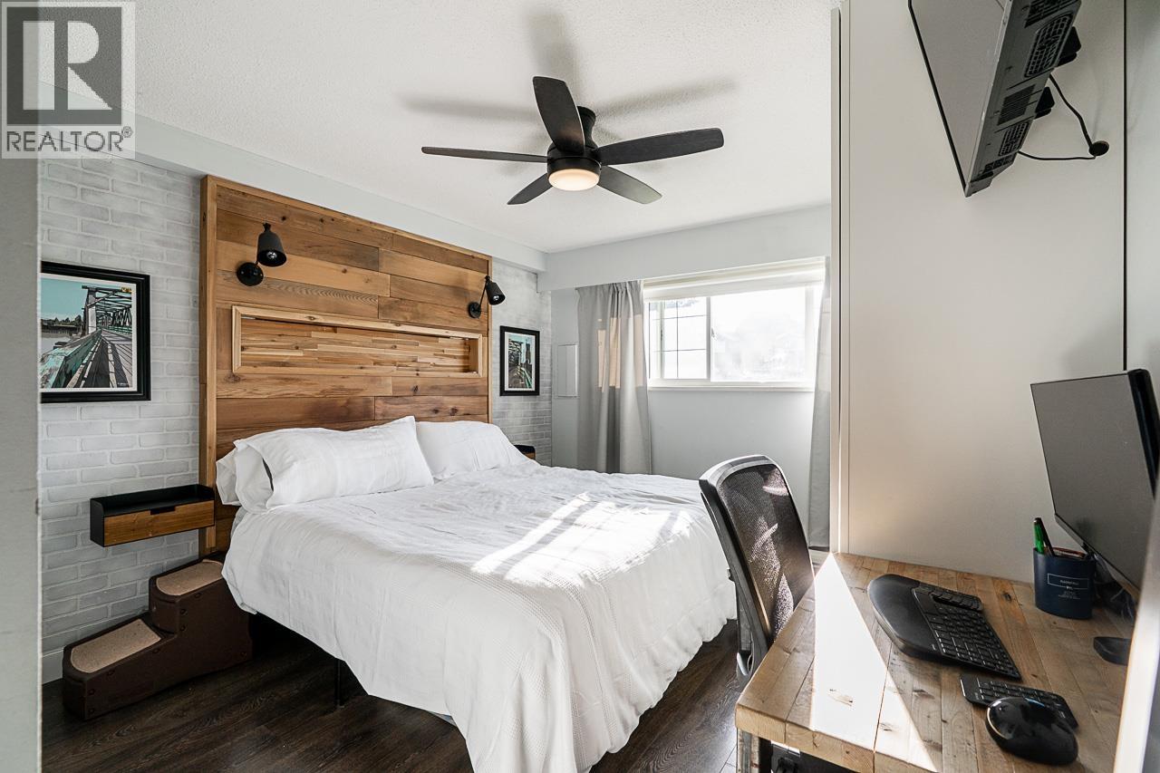 5243 MAPLE Crescent, Delta