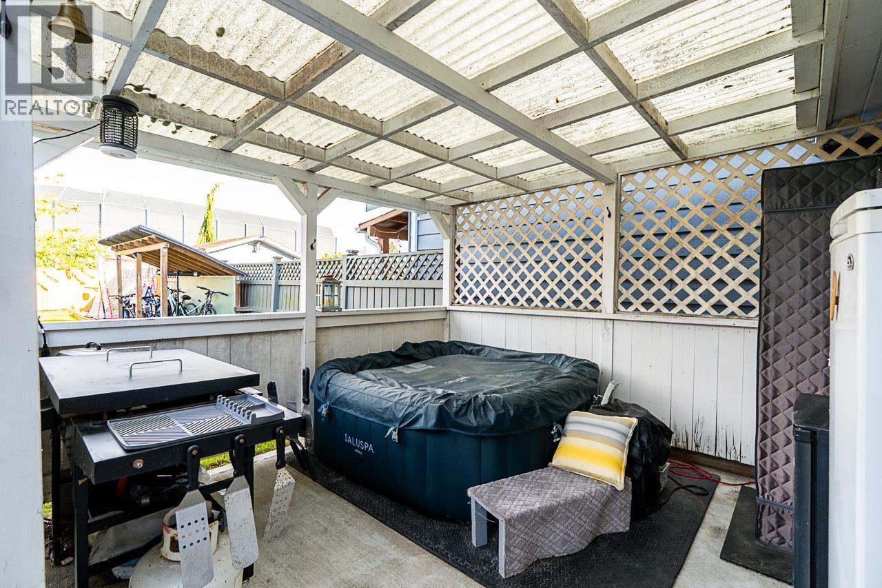 5243 MAPLE Crescent, Delta