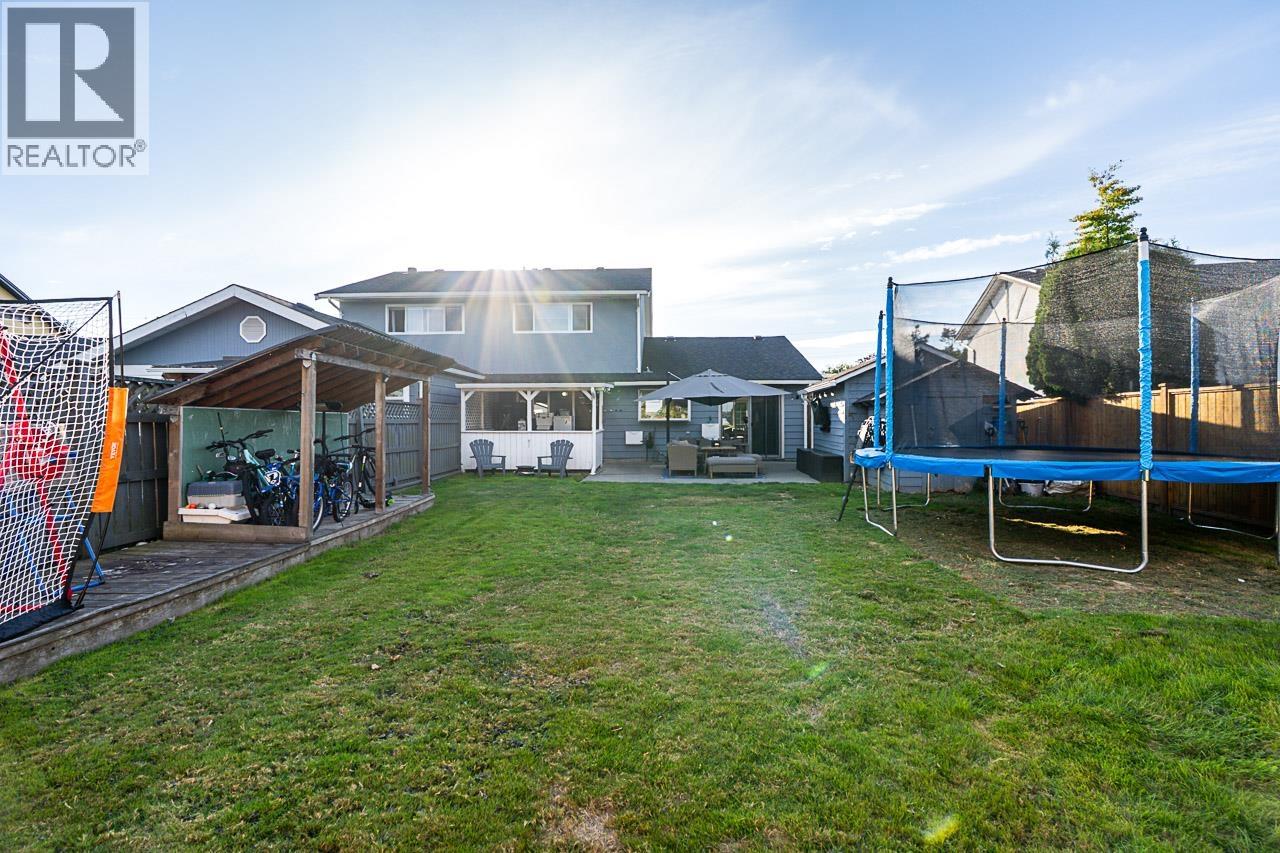 5243 MAPLE Crescent, Delta