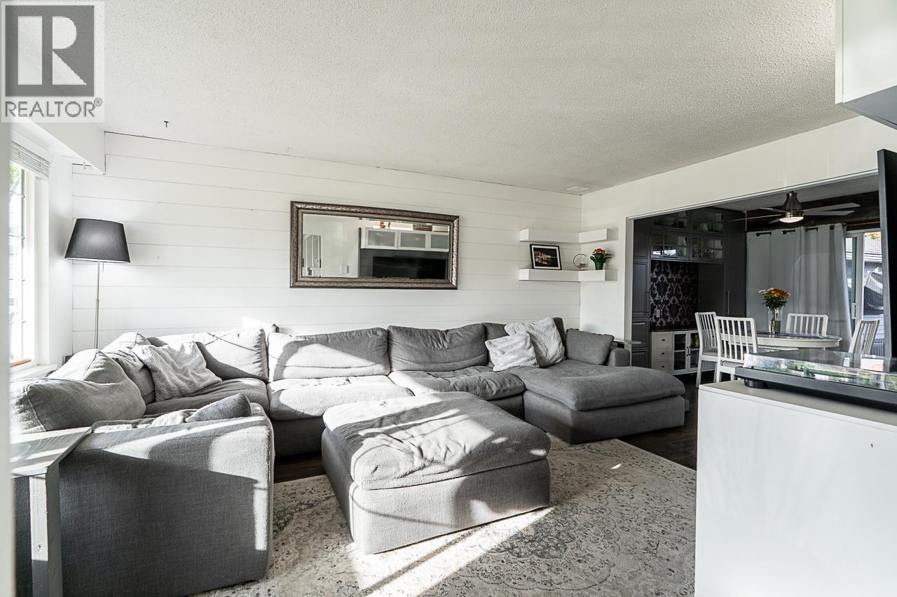 5243 MAPLE Crescent, Delta