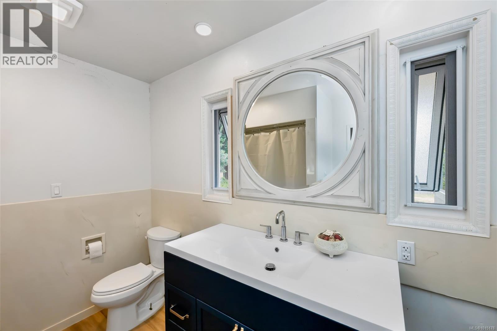  1935 San Juan Avenue, Saanich