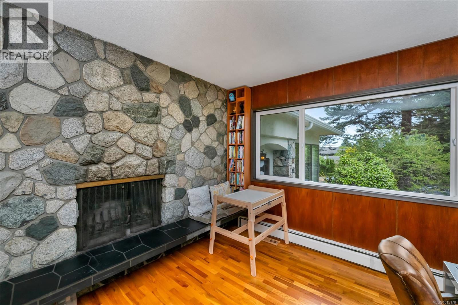  1935 San Juan Avenue, Saanich