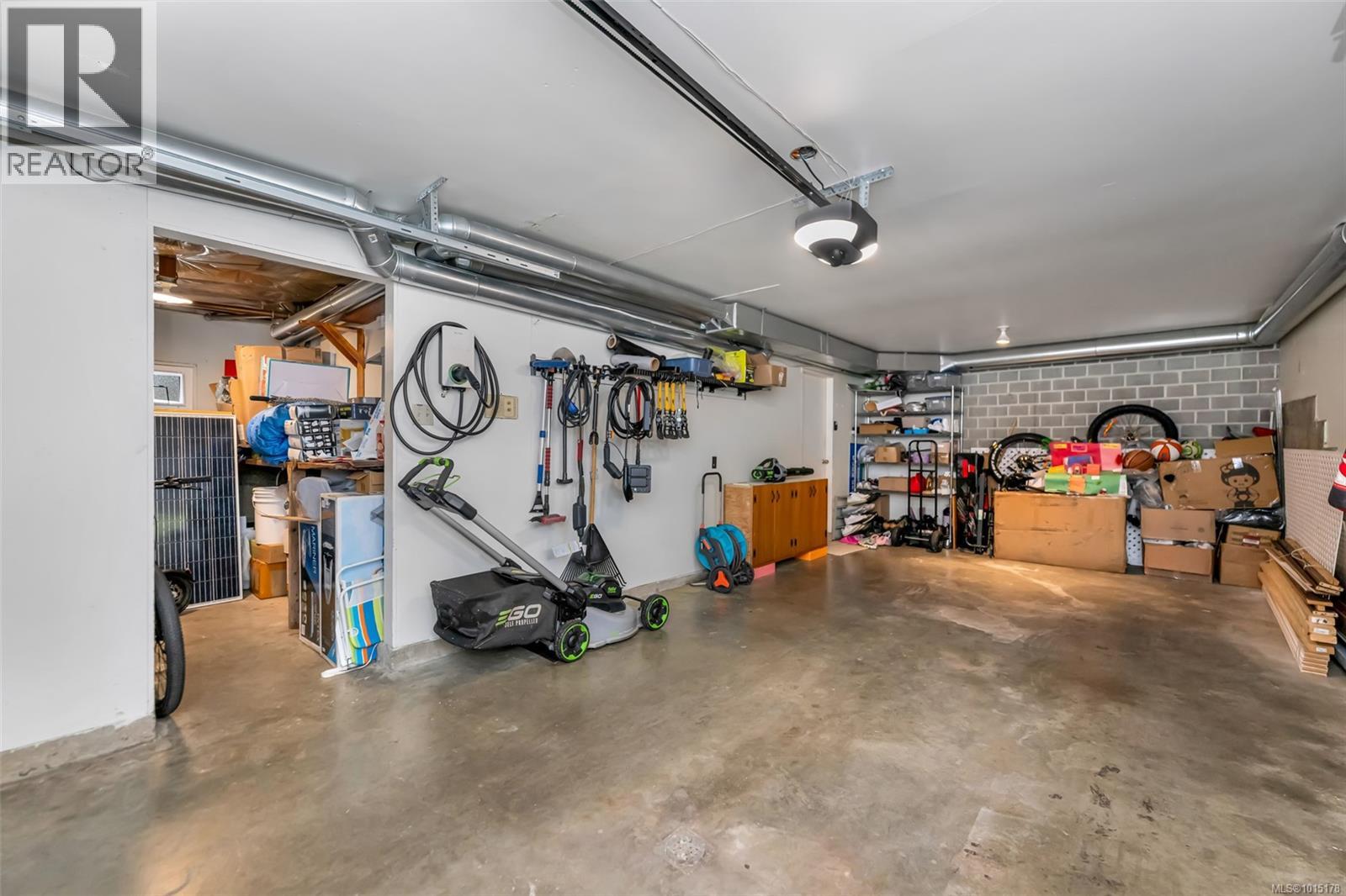  1935 San Juan Avenue, Saanich