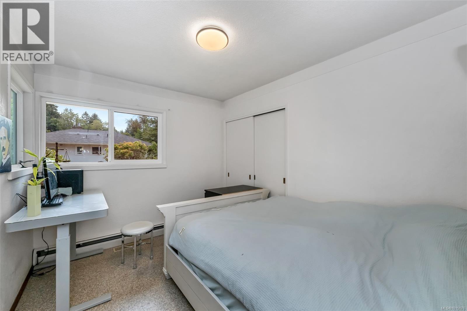  1935 San Juan Avenue, Saanich