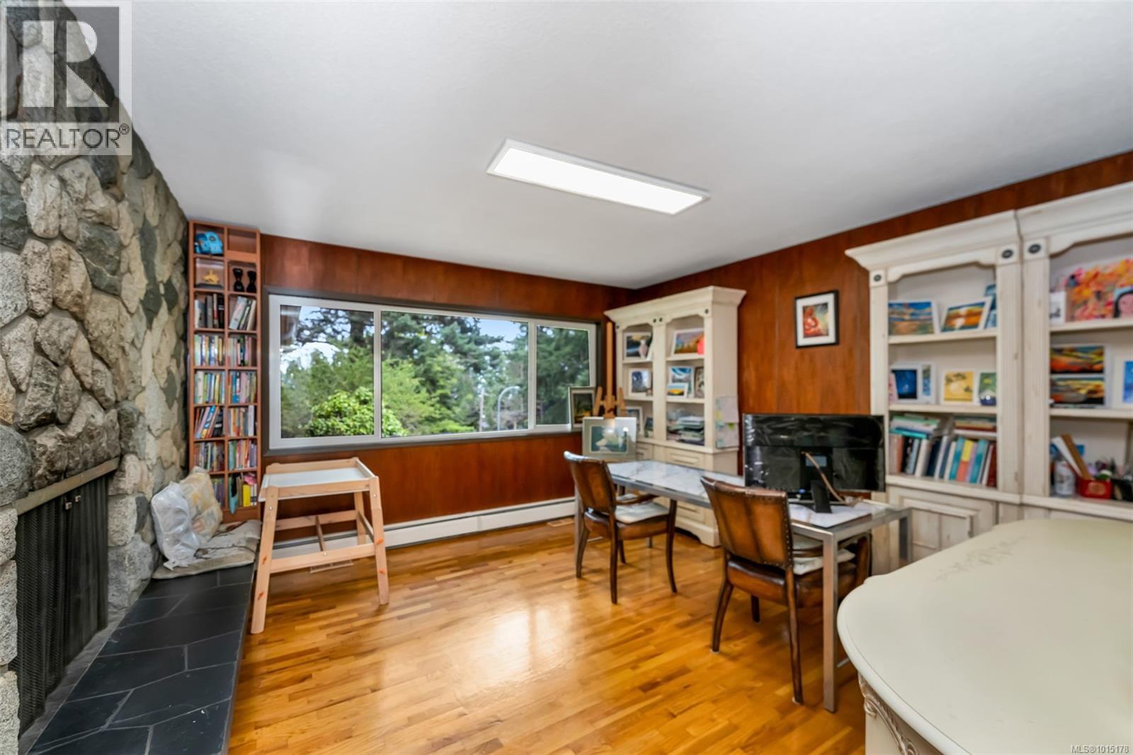  1935 San Juan Avenue, Saanich