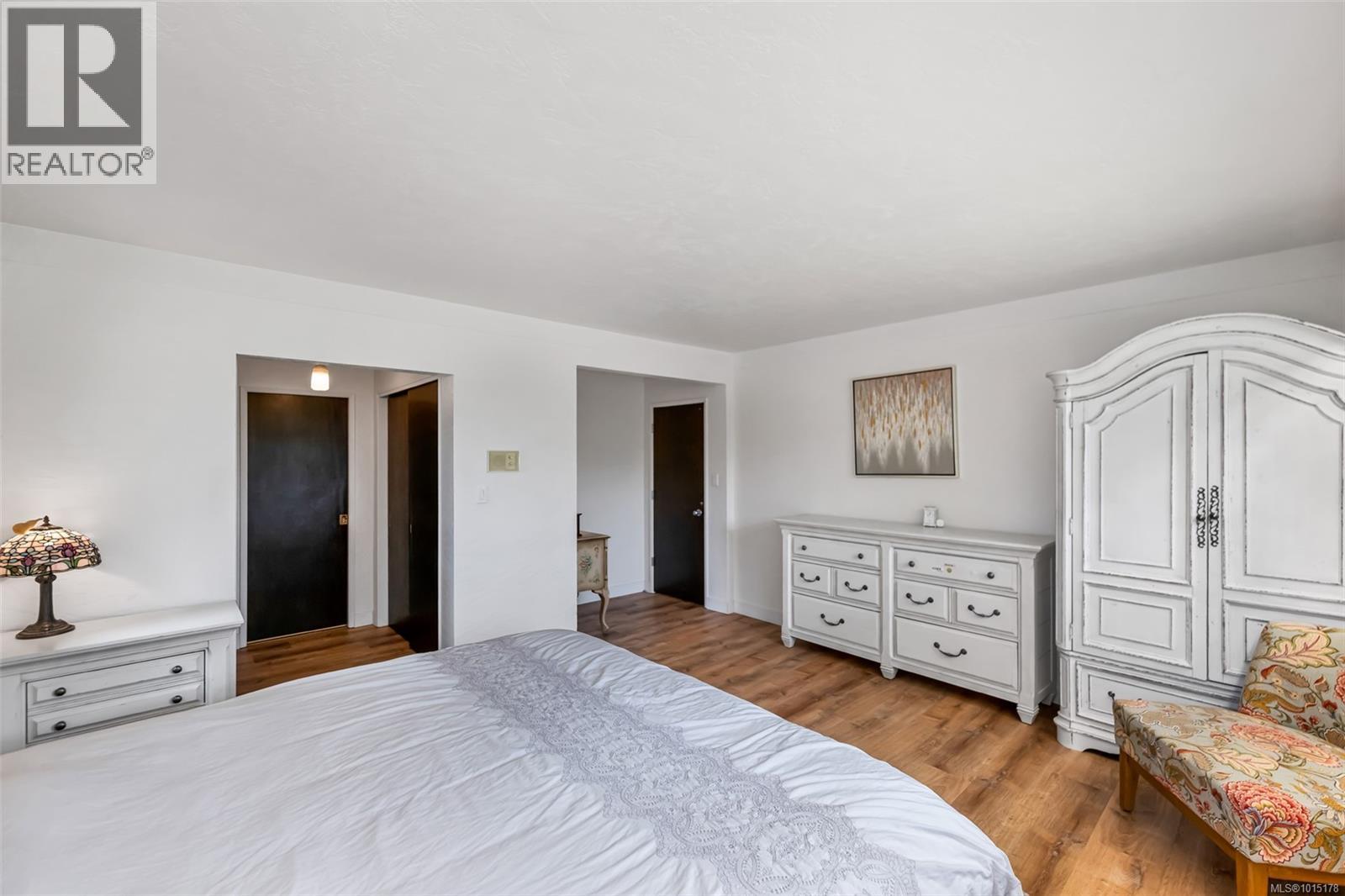  1935 San Juan Avenue, Saanich