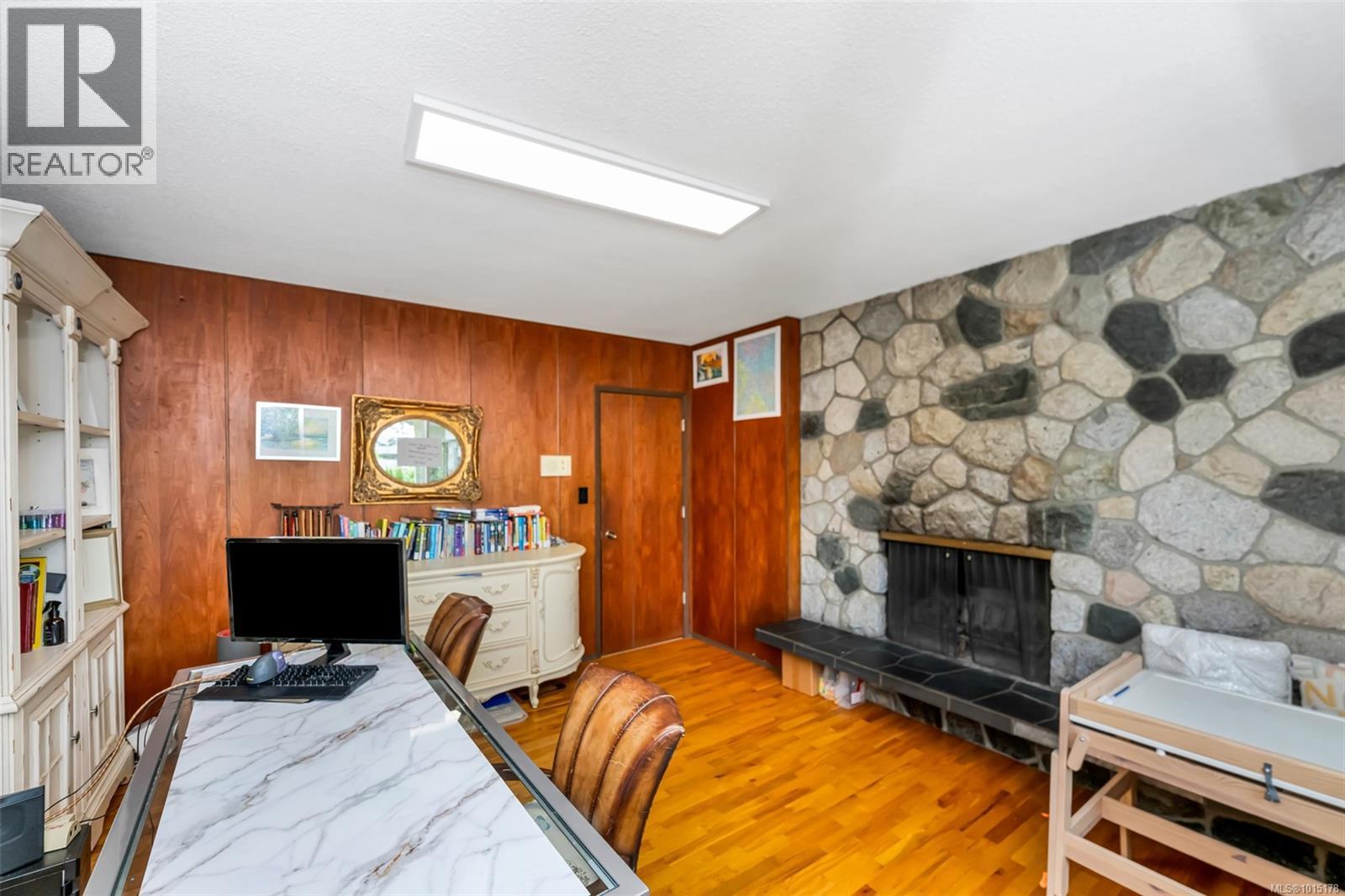  1935 San Juan Avenue, Saanich