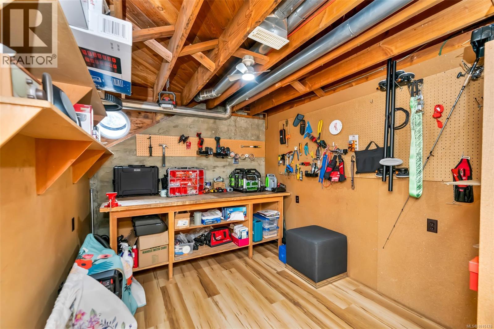  1935 San Juan Avenue, Saanich