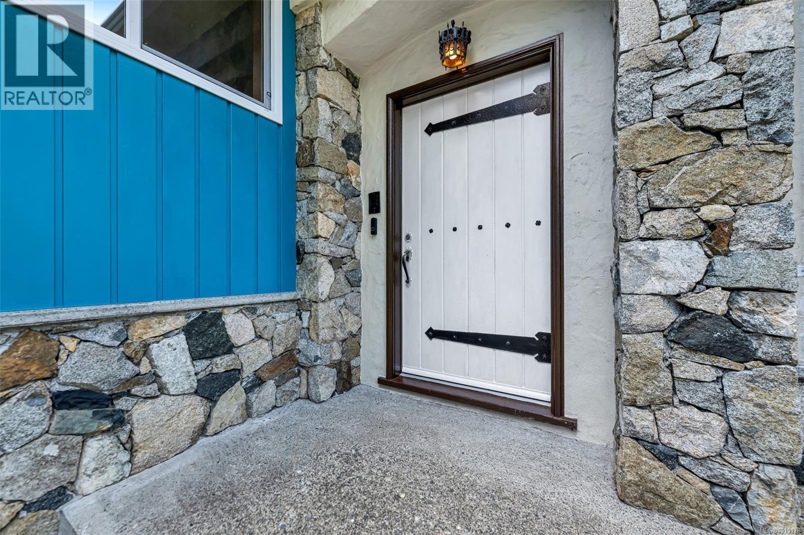  1935 San Juan Avenue, Saanich