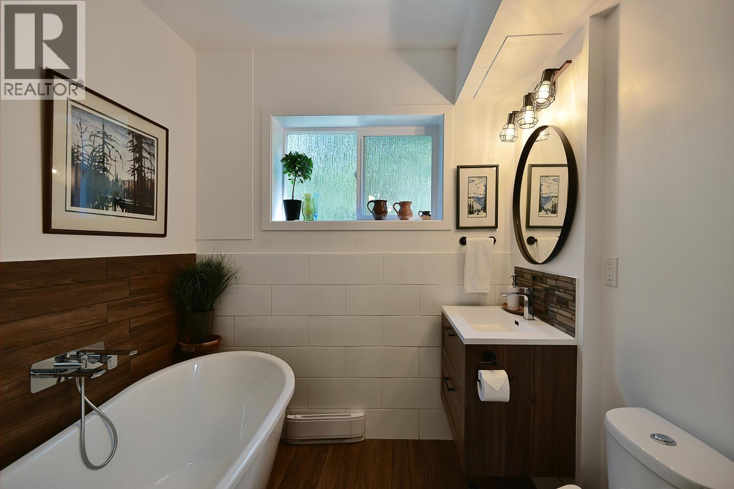 5640 CARMEL PLACE, Sechelt