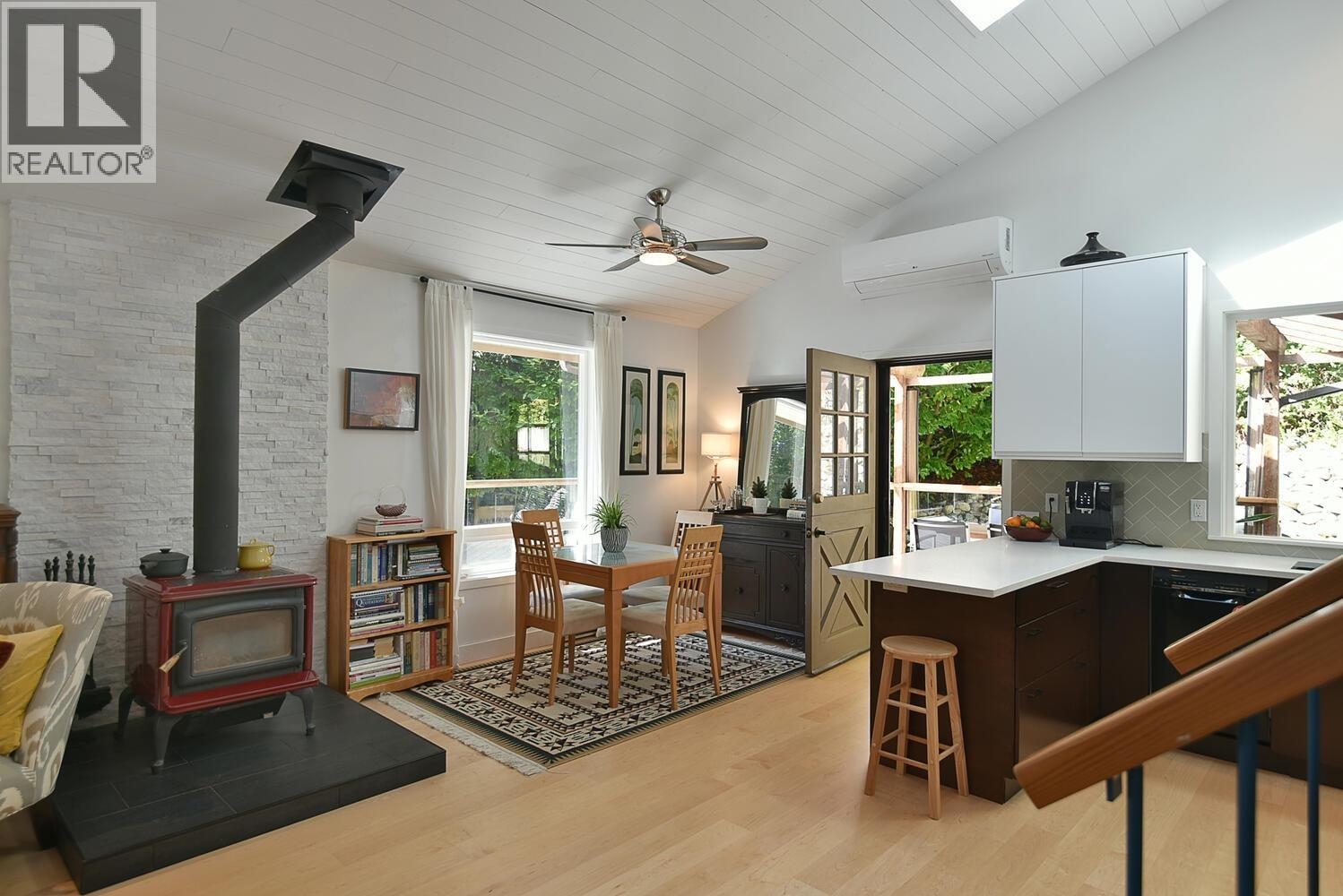 5640 CARMEL PLACE, Sechelt