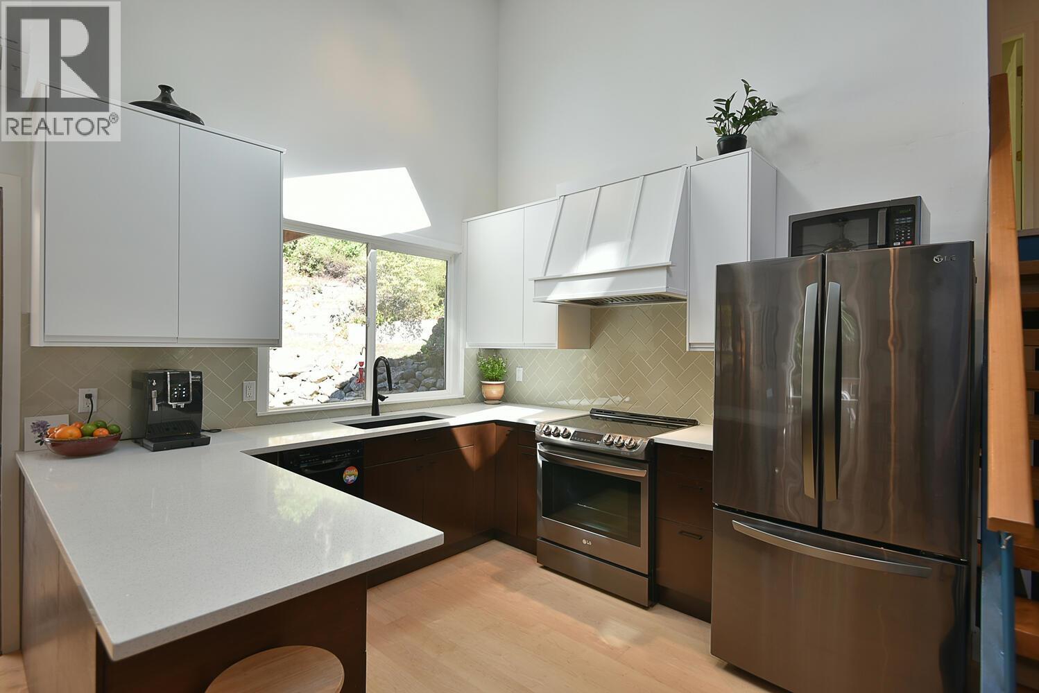 5640 CARMEL PLACE, Sechelt