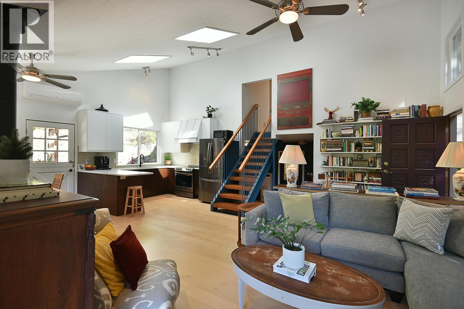 5640 CARMEL PLACE, Sechelt