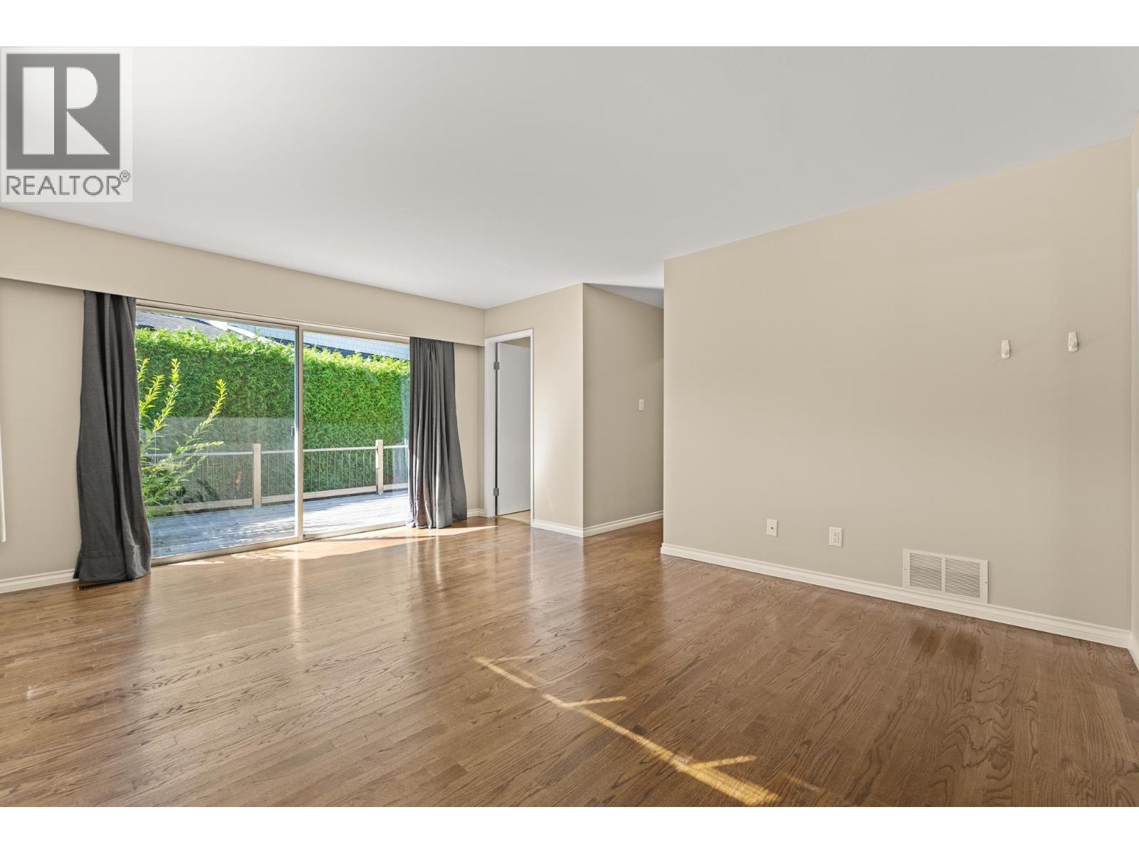 11180 KINGFISHER Drive, Richmond