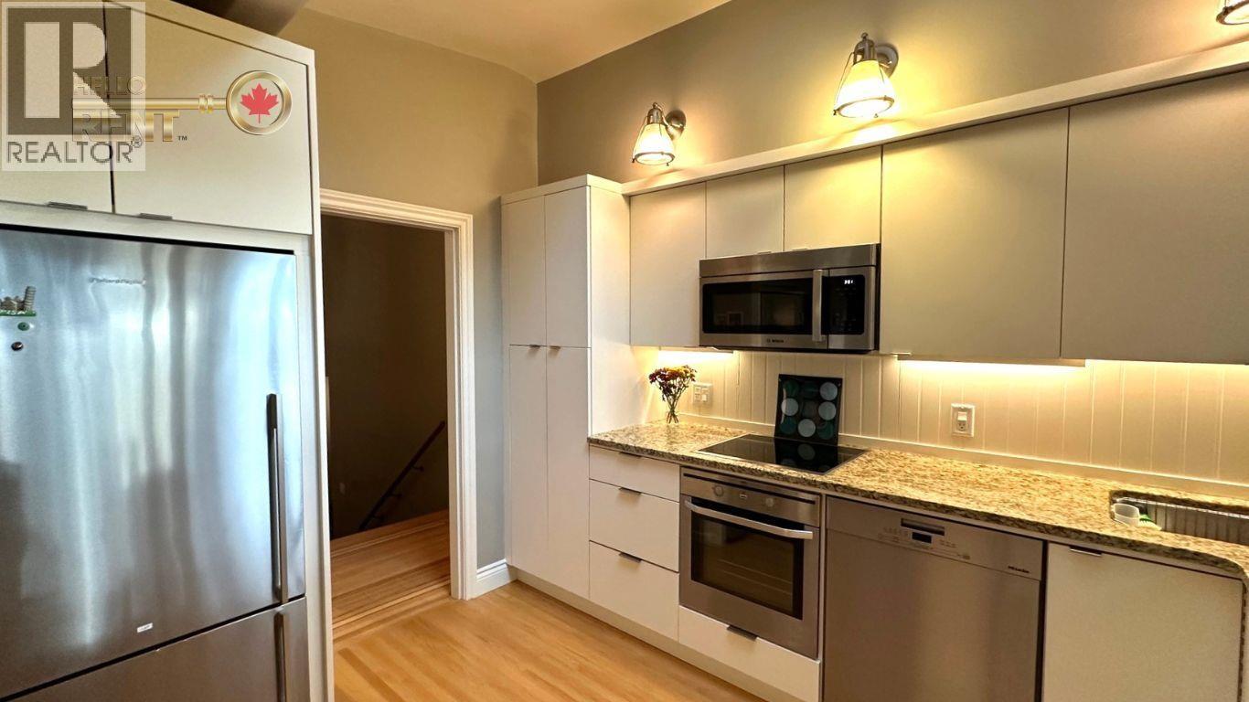 771 MONTROYAL BOULEVARD, North Vancouver