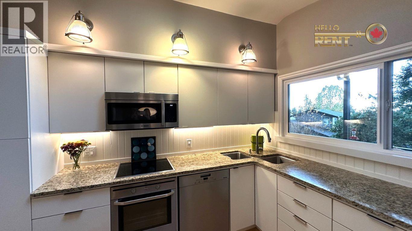 771 MONTROYAL BOULEVARD, North Vancouver