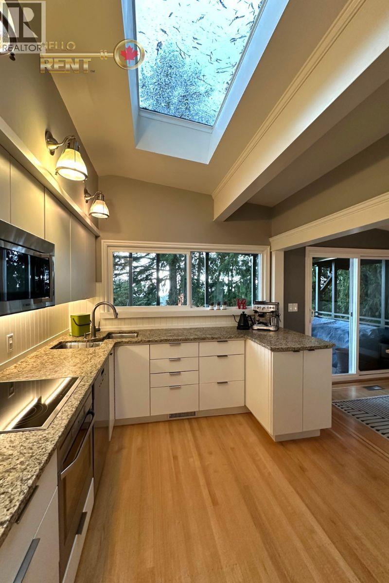 771 MONTROYAL BOULEVARD, North Vancouver