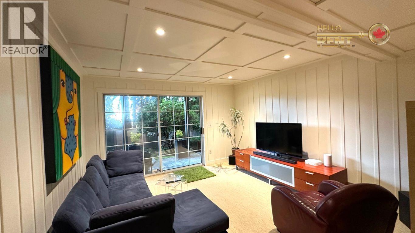 771 MONTROYAL BOULEVARD, North Vancouver