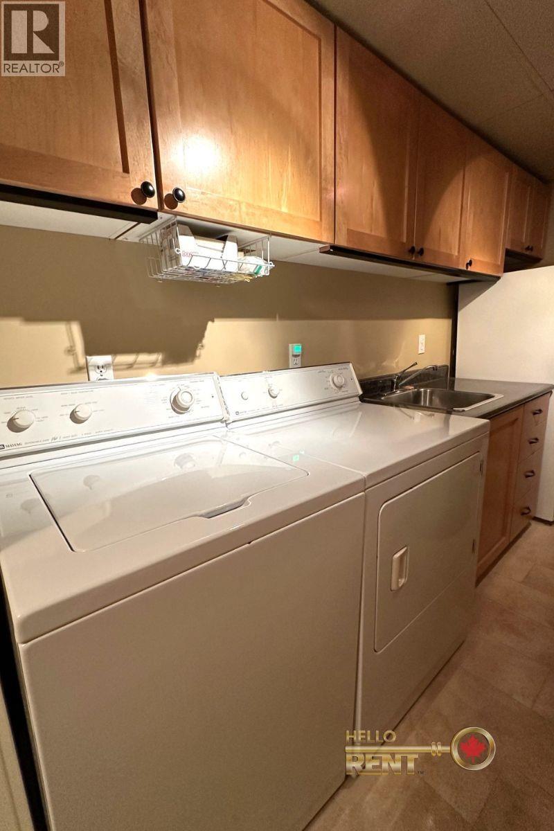 771 MONTROYAL BOULEVARD, North Vancouver