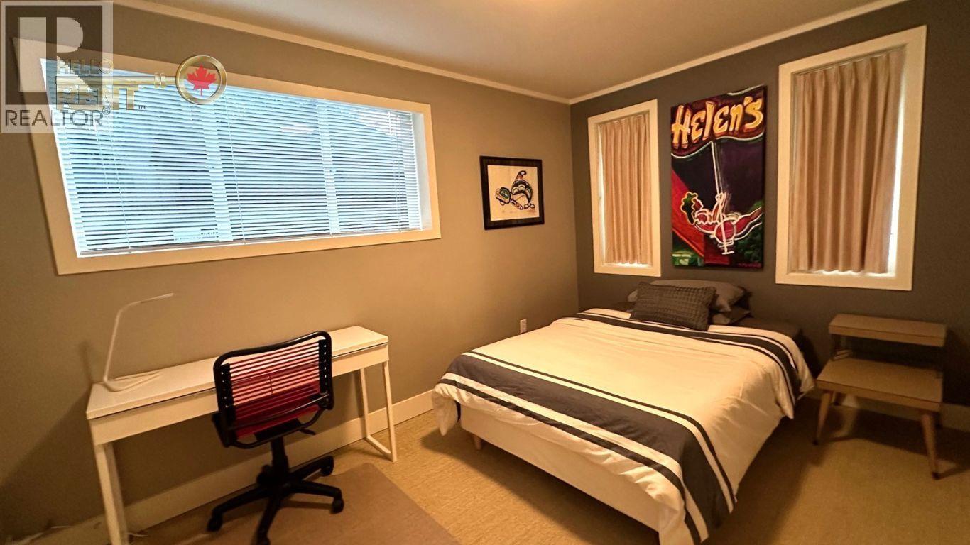 771 MONTROYAL BOULEVARD, North Vancouver