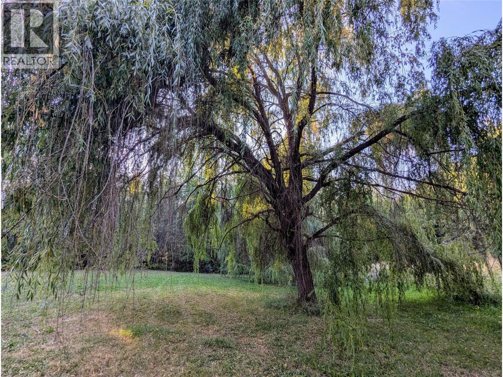  5060 Tatlow Road, Salmon Arm